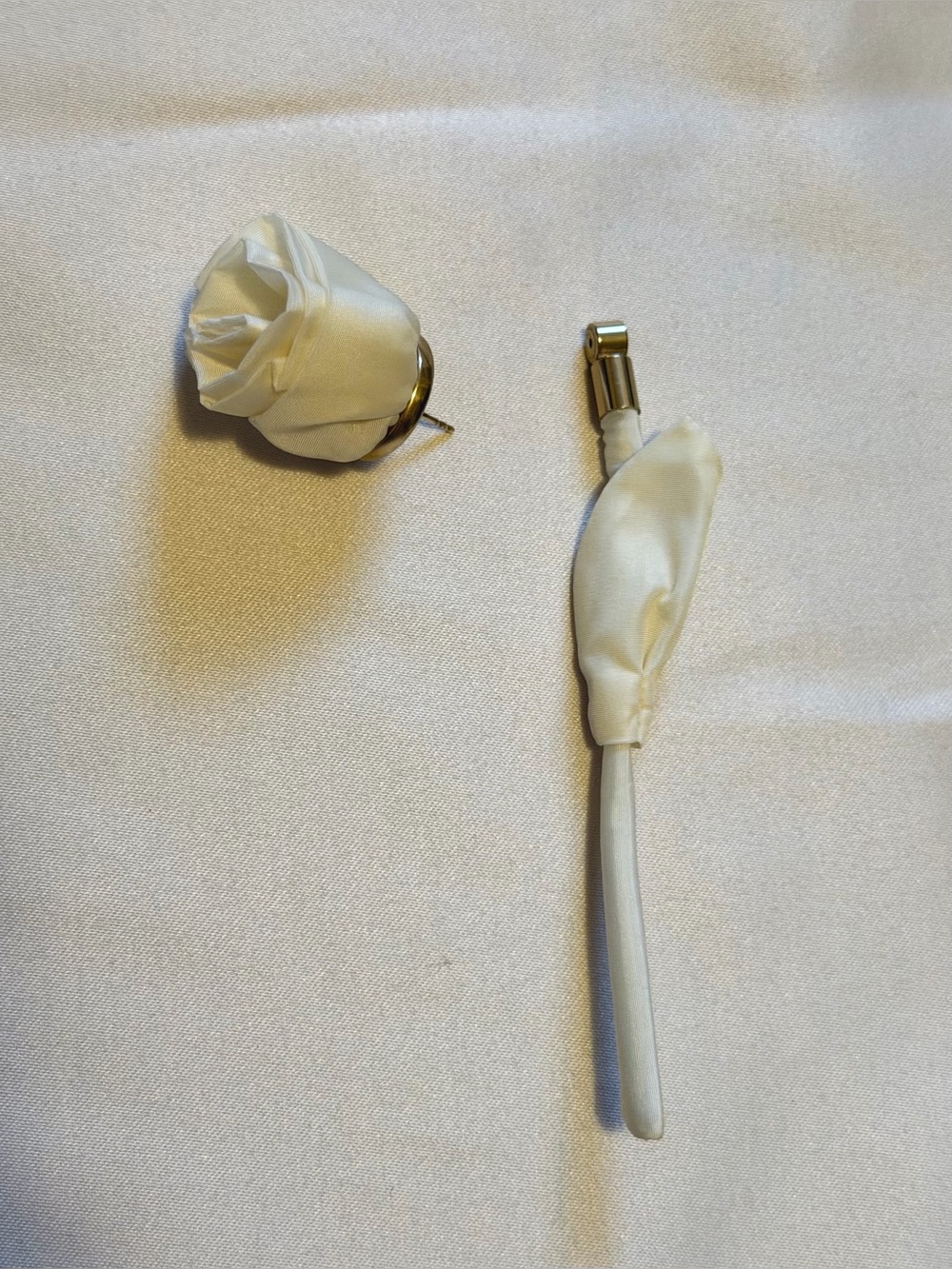 Rare Simone Rocha Cream rose stem earrings - Picture 3 of 6